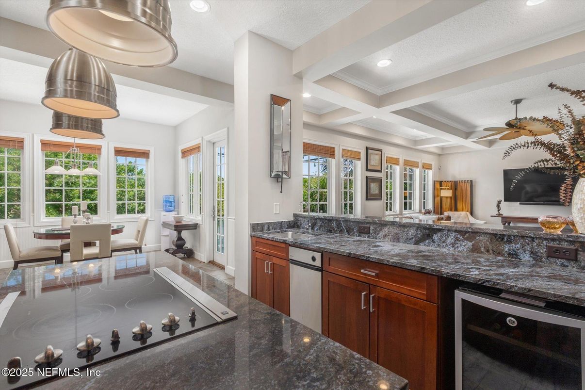 Dining room, Interior, Kitchen, Recessed Lighting