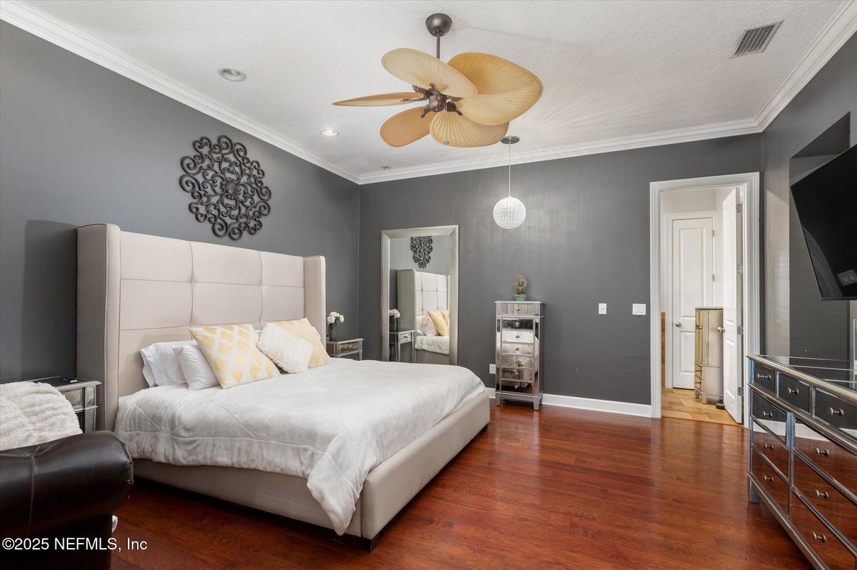 Bedroom, Interior, Pendant Lights, Recessed Lighting, Wood Texture Flooring