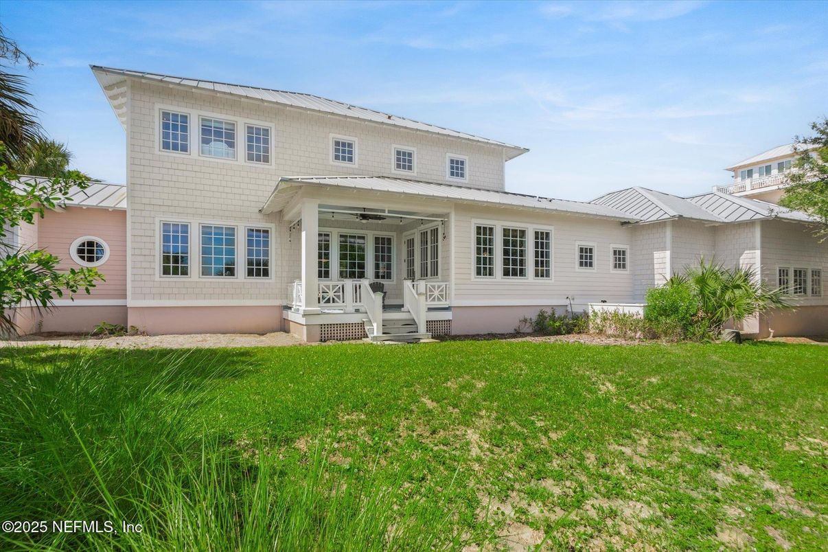 Exterior, Facade, American Foursquare