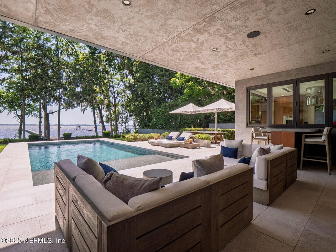 Exterior, Pool, Water