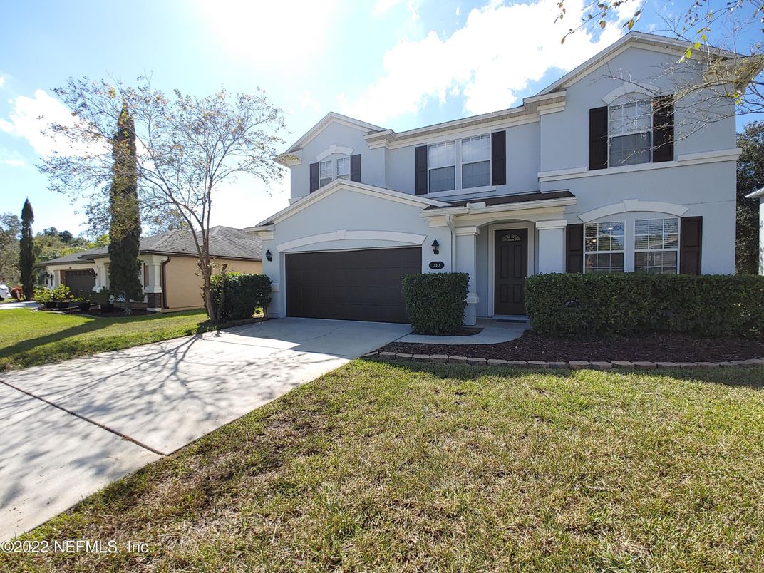 Attached, Exterior, Facade, Farmhouse