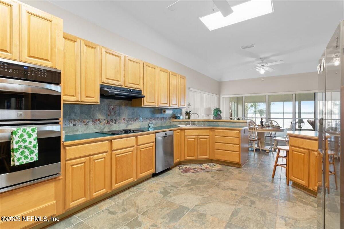 Dining room, Interior, Kitchen, Stainless Steel Appliances