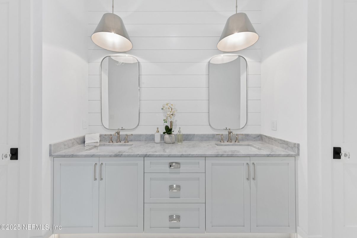 Bathroom, Dual Sink Vanities, Interior, Pendant Lights