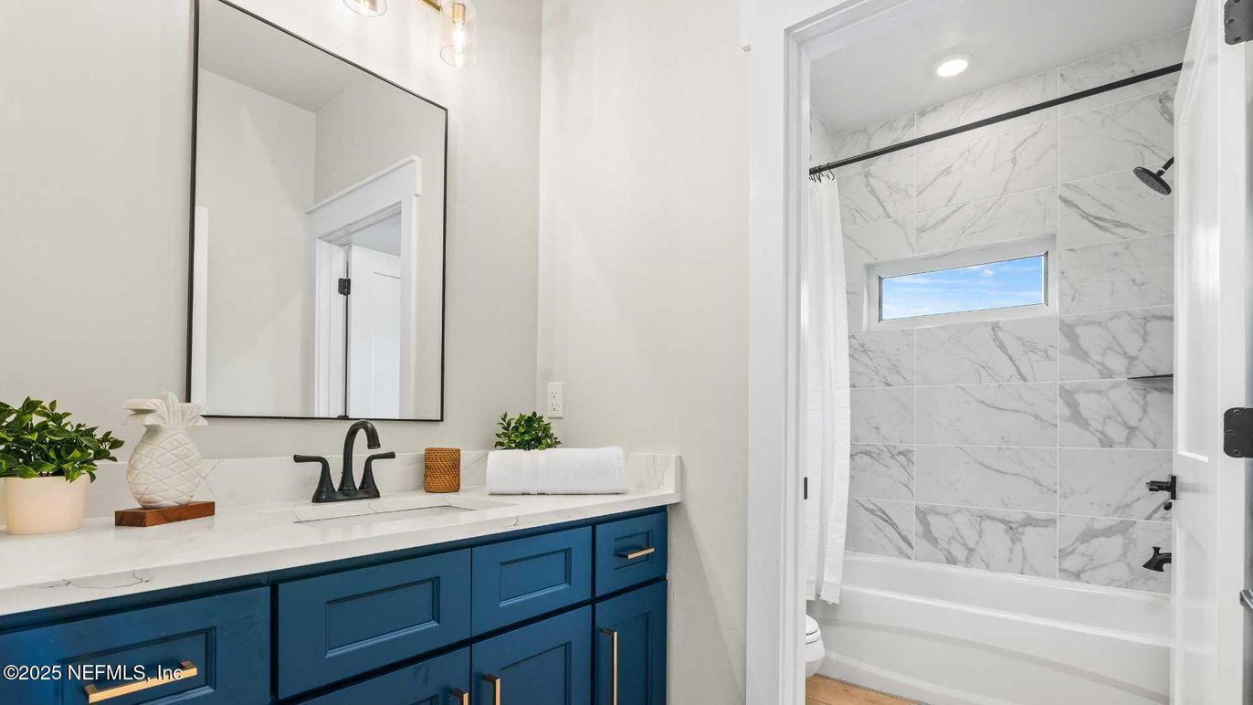 Bathroom, Interior, Marble Walls, Recessed Lighting