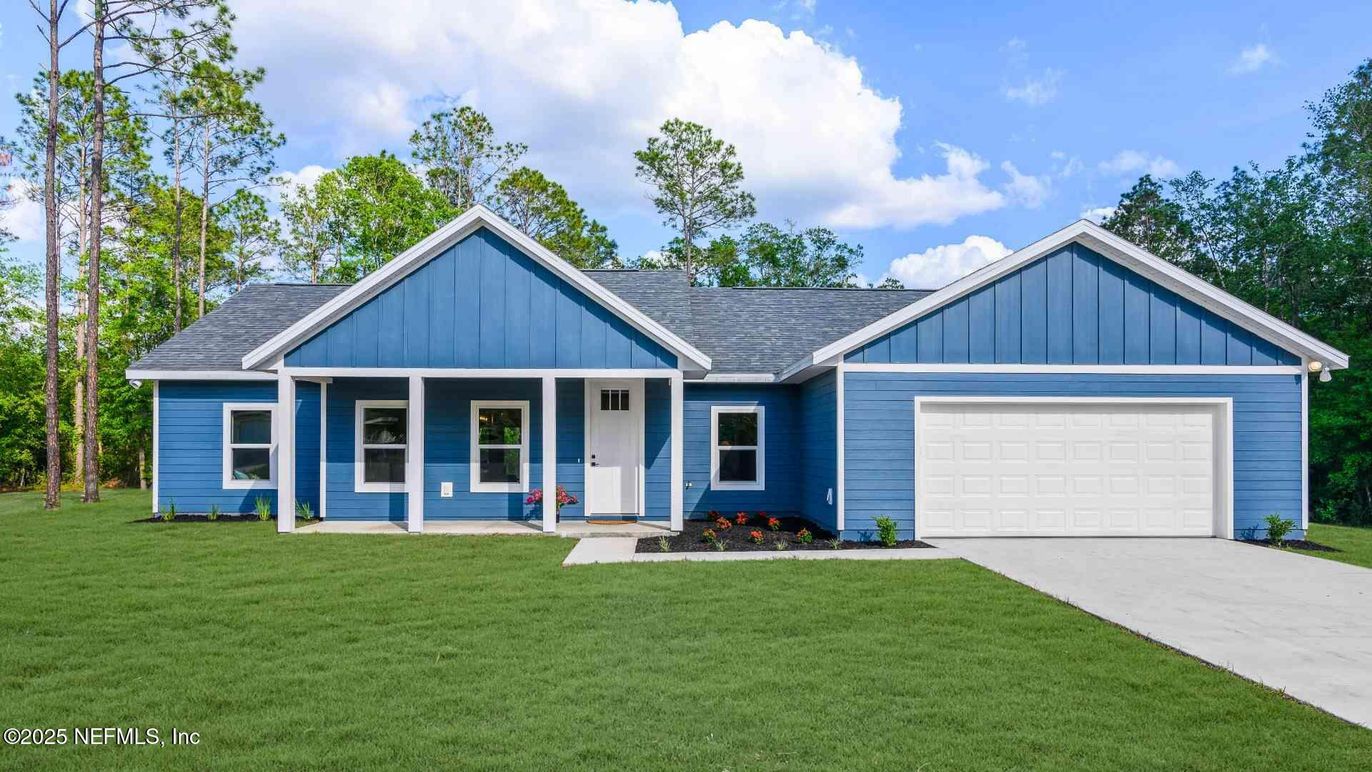 Attached, Exterior, Facade, Ranch