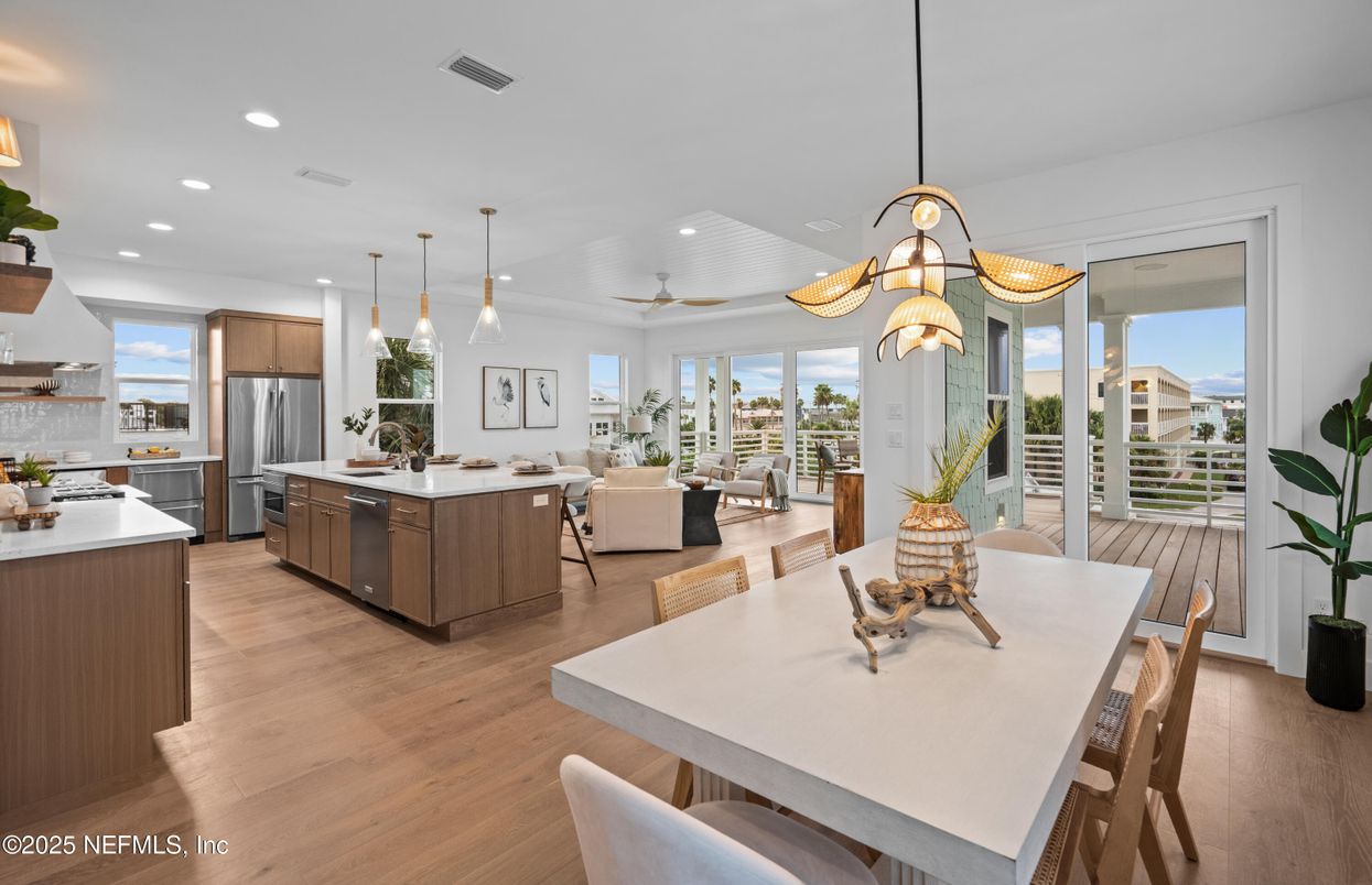 Dining room, Interior, Kitchen, Living room, Pendant Lights, Recessed Lighting, Stainless Steel Appliances, Wood Texture Flooring