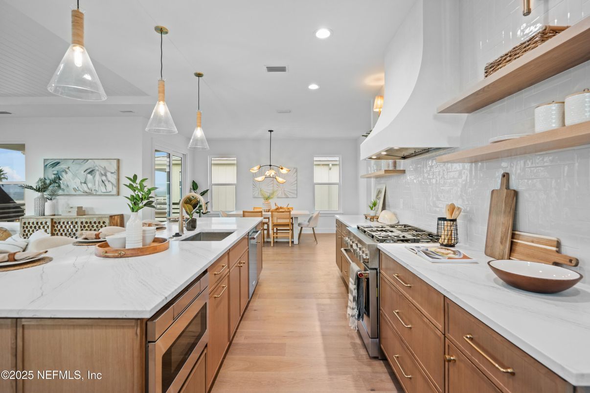 Dining room, Interior, Kitchen, Pendant Lights, Recessed Lighting, Wood Texture Flooring