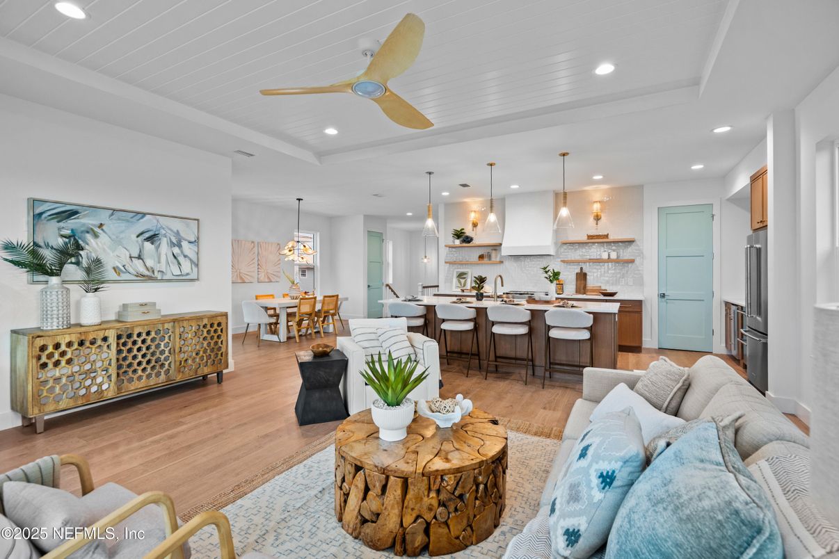 Dining room, Interior, Kitchen, Living room, Pendant Lights, Recessed Lighting, Stainless Steel Appliances, Wood Texture Flooring