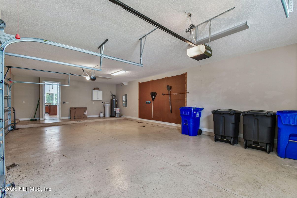Garage, Interior