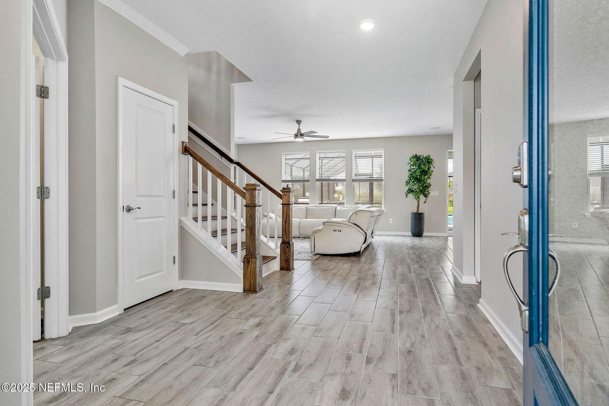 Interior, Recessed Lighting, Wood Texture Flooring
