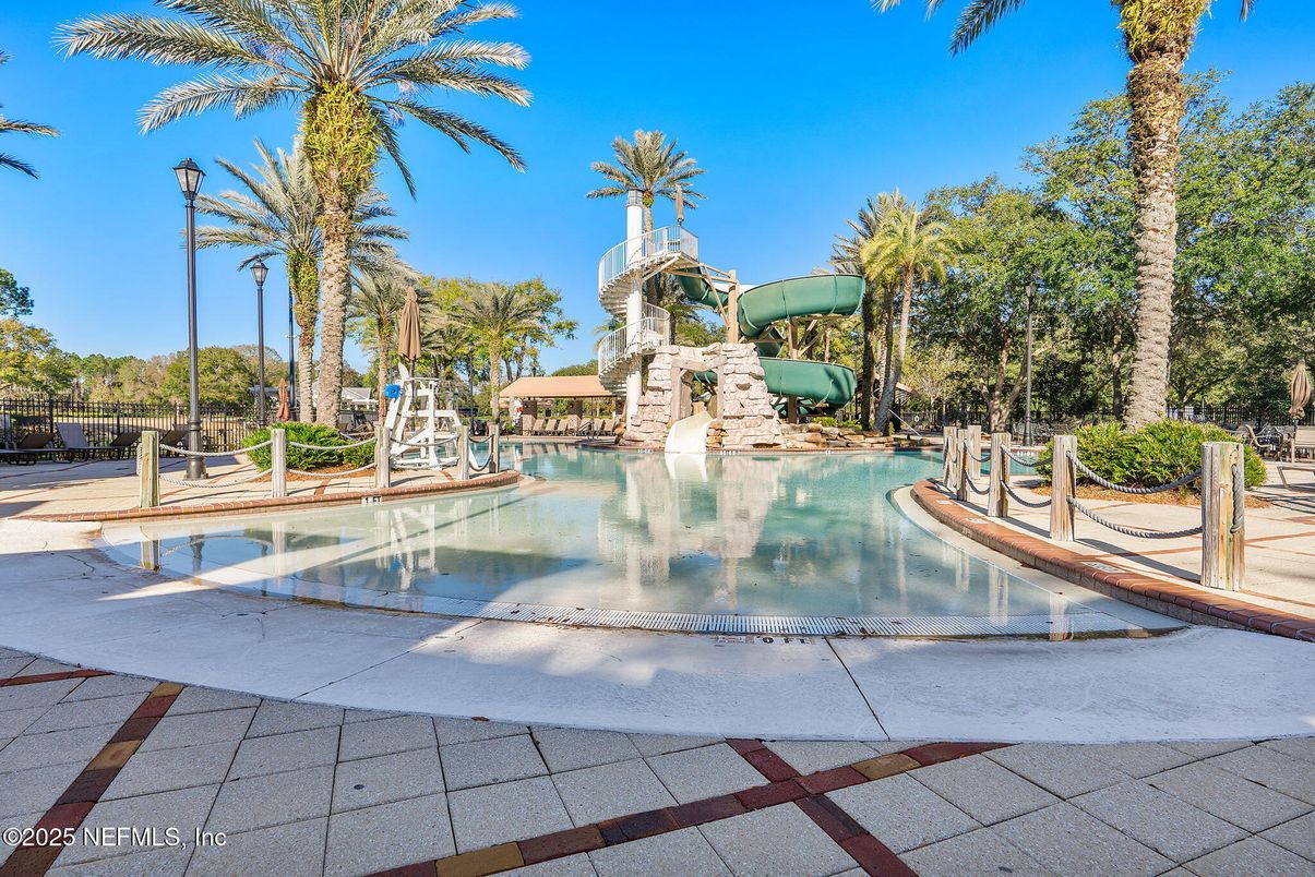 Exterior, Playground, Pool