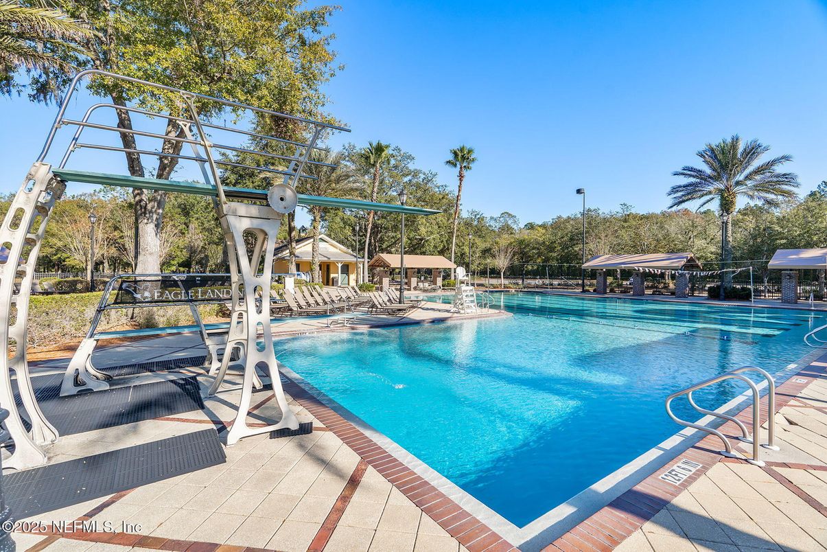 Exterior, Playground, Pool