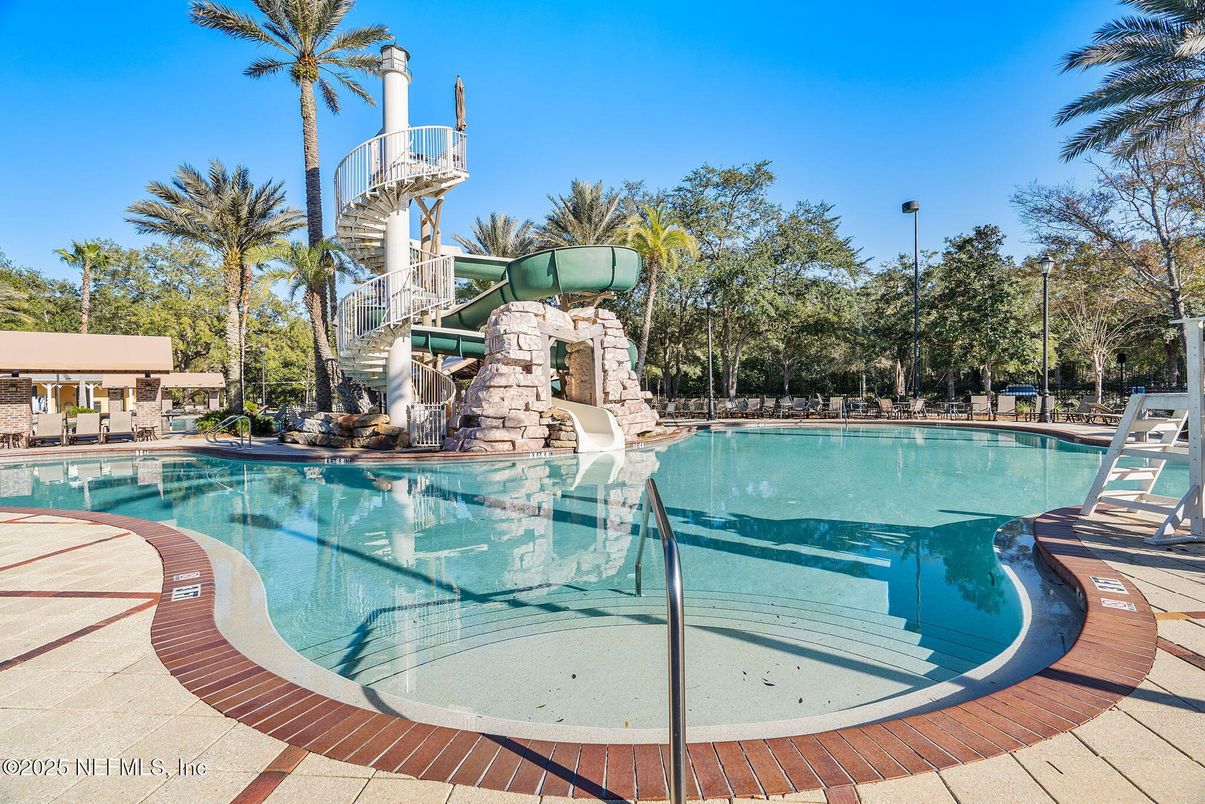 Exterior, Playground, Pool