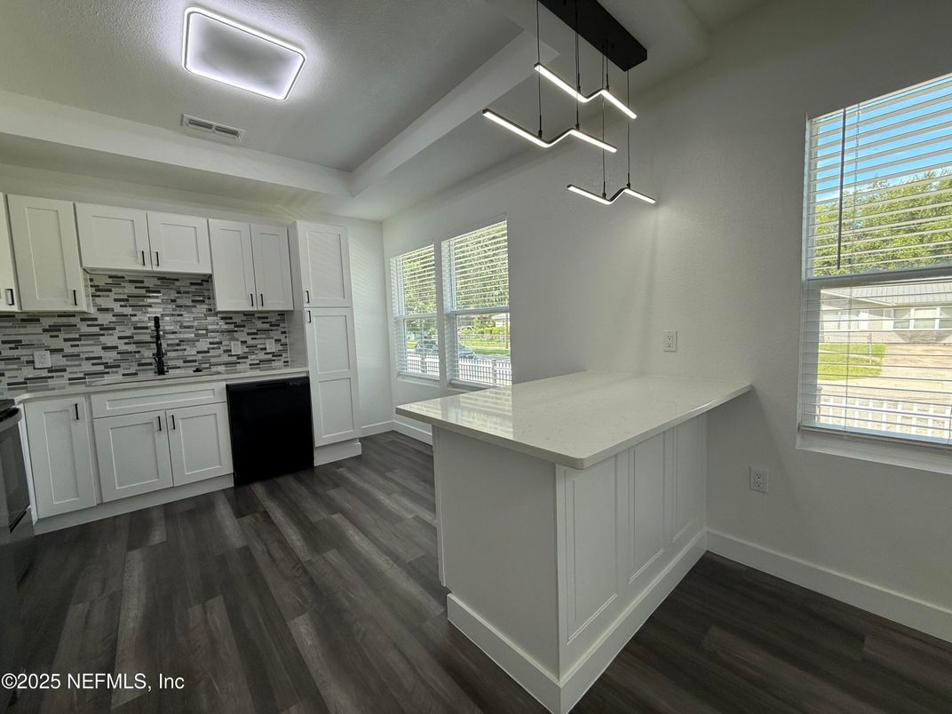 Interior, Kitchen, Pendant Lights, Wood Texture Flooring