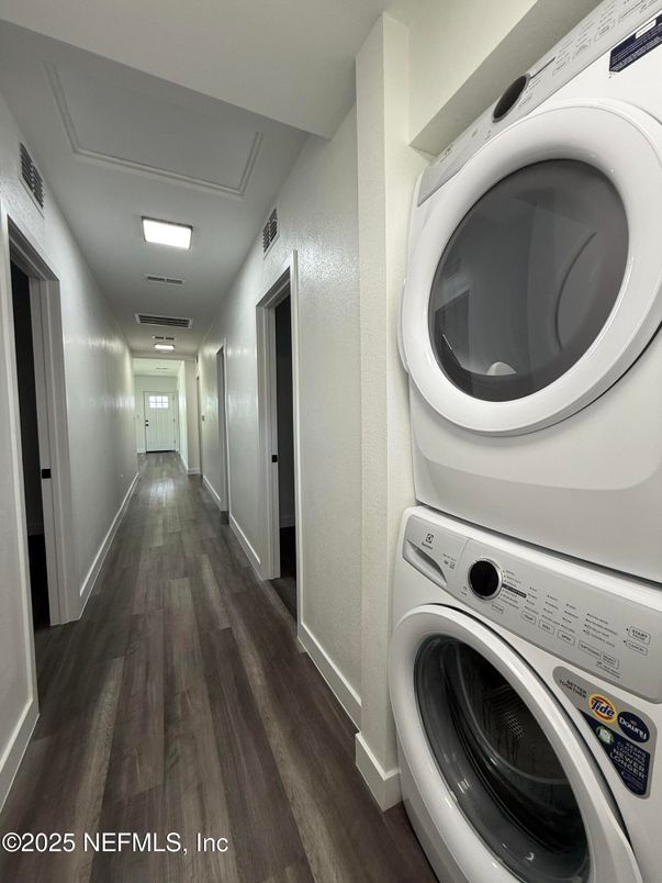 Interior, Utility Closets, Washer, Wood Texture Flooring