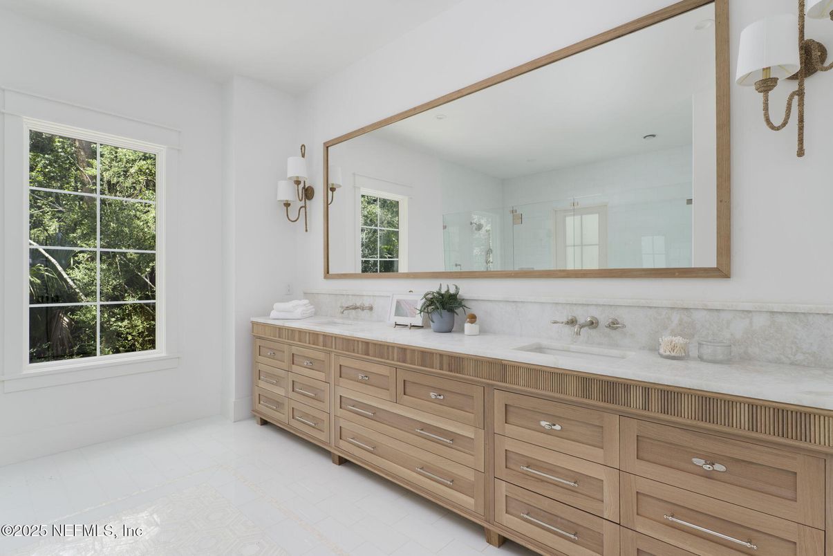 Bathroom, Dual Sink Vanities, Interior