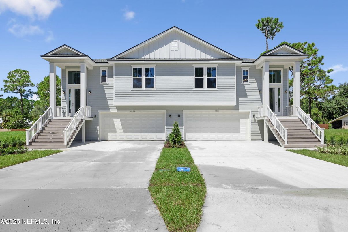 Attached, Exterior, Facade, Raised Ranch