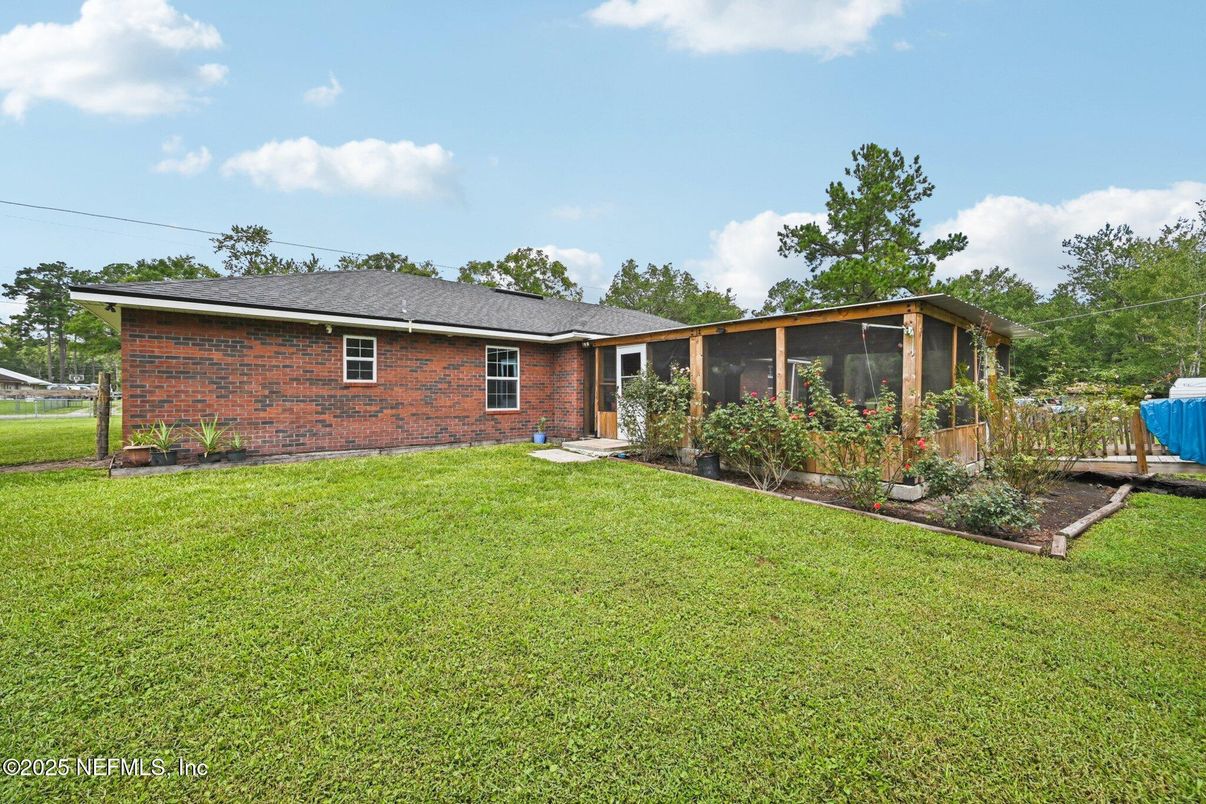 Backyard, Exterior