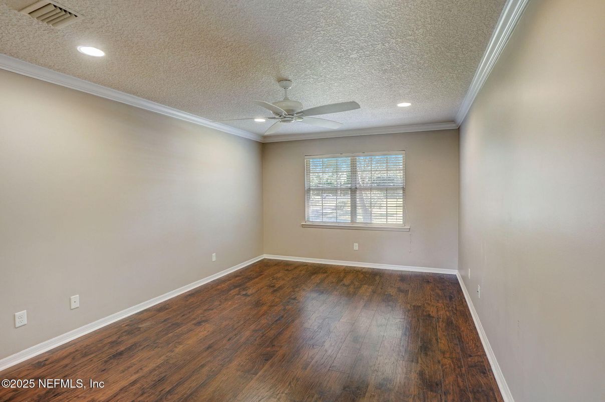 Empty room, Interior, Recessed Lighting, Wood Texture Flooring