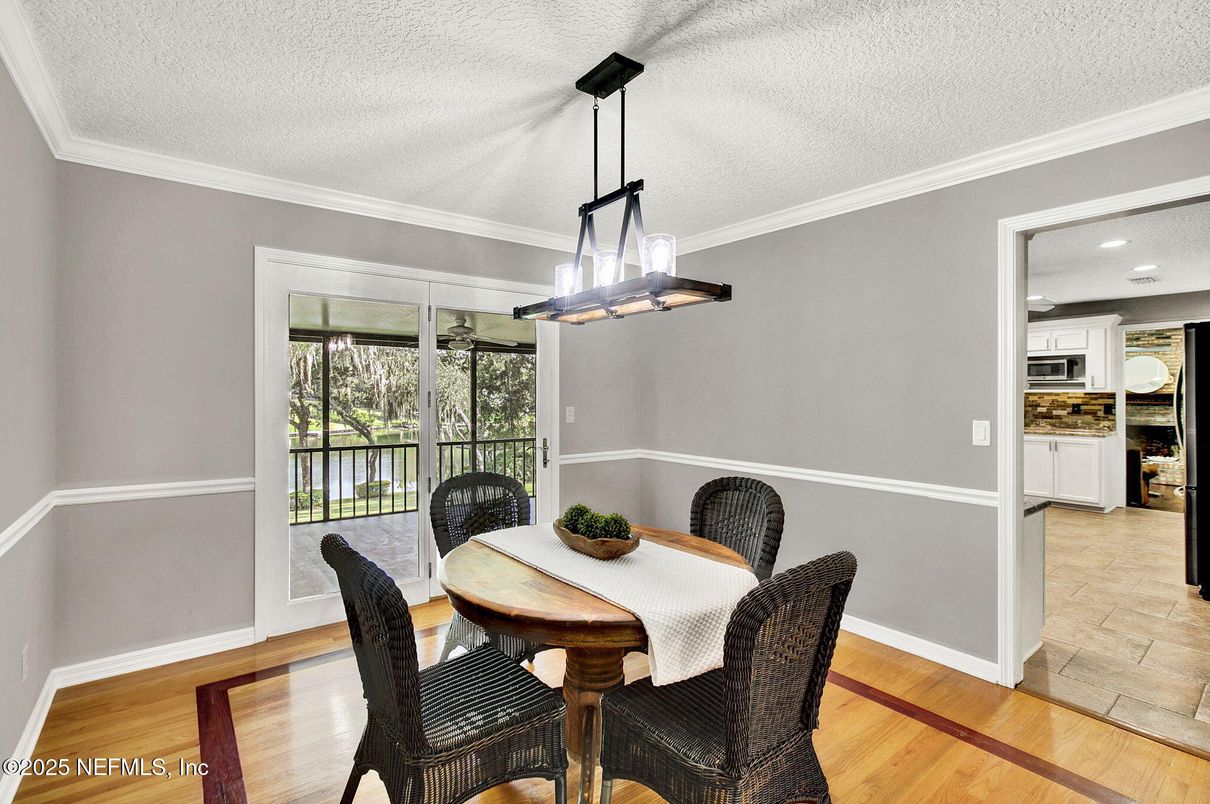 Dining room, Interior, Kitchen, Pendant Lights, Recessed Lighting, Wood Texture Flooring