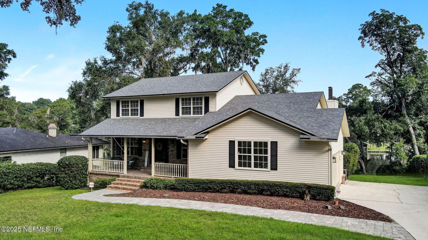 Exterior, Facade, Farmhouse