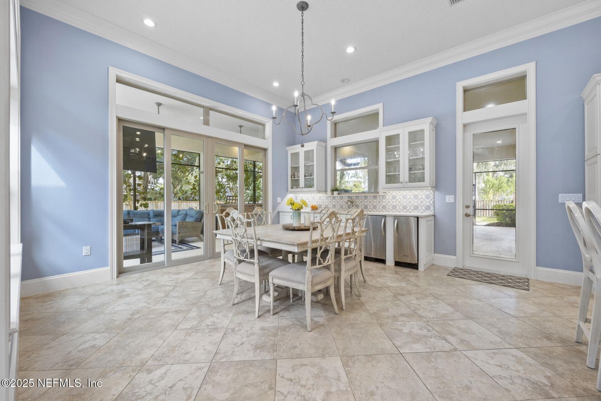Dining room, Interior, Pendant Lights, Recessed Lighting