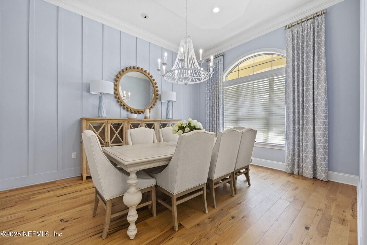 Chandelier, Dining room, Interior, Pendant Lights, Recessed Lighting, Wood Texture Flooring