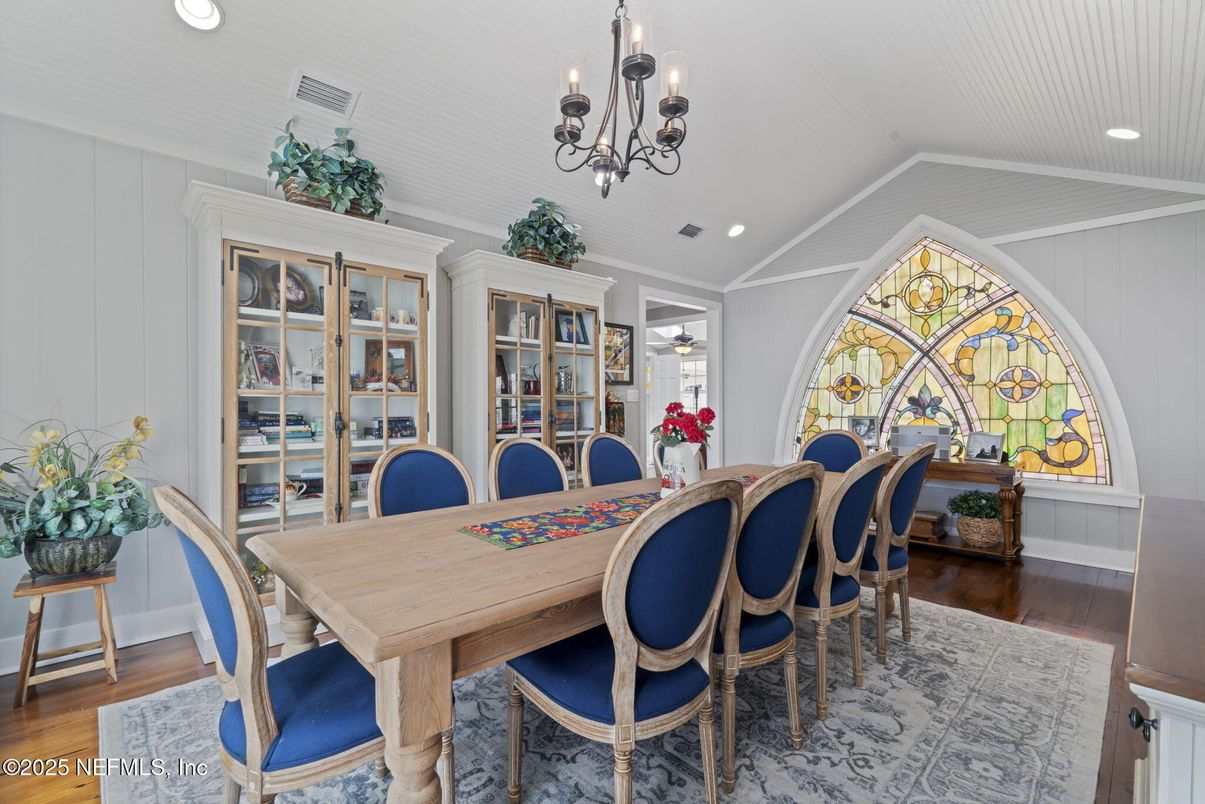 Chandelier, Dining room, Interior, Recessed Lighting, Wood Texture Flooring