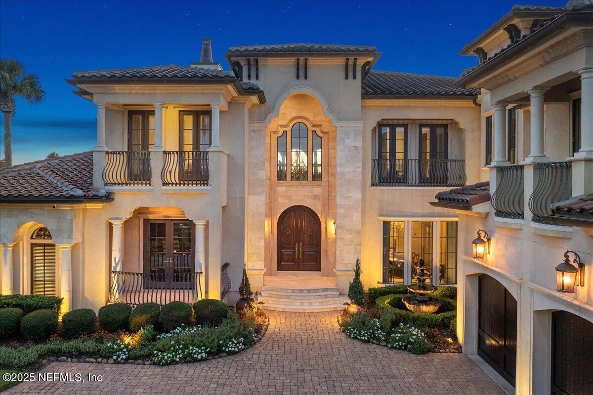 Exterior, Facade, Mediterranean