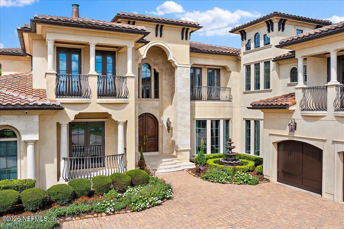 Attached, Exterior, Facade, Mediterranean