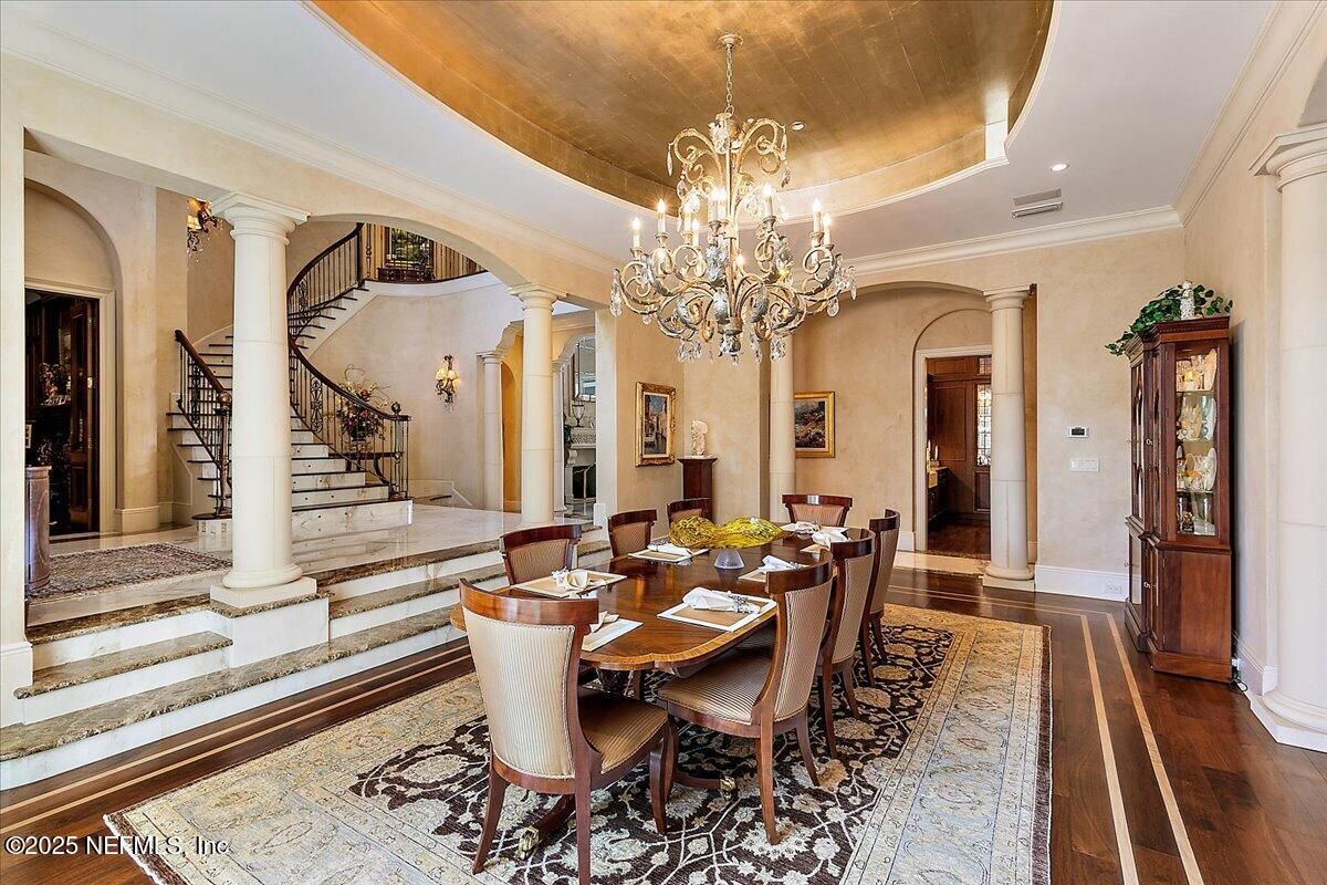 Chandelier, Dining room, Interior, Recessed Lighting, Wood Texture Flooring