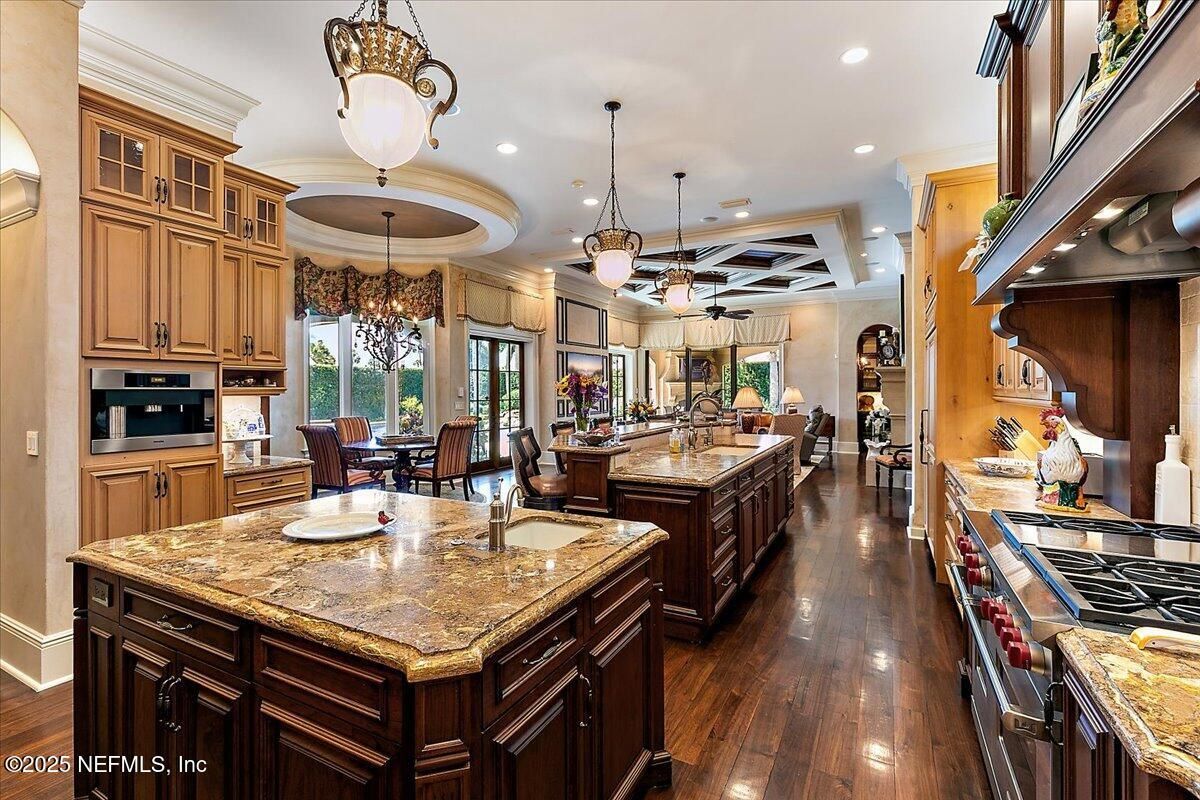 Chandelier, Dining room, Interior, Kitchen, Pendant Lights, Recessed Lighting, Wood Texture Flooring