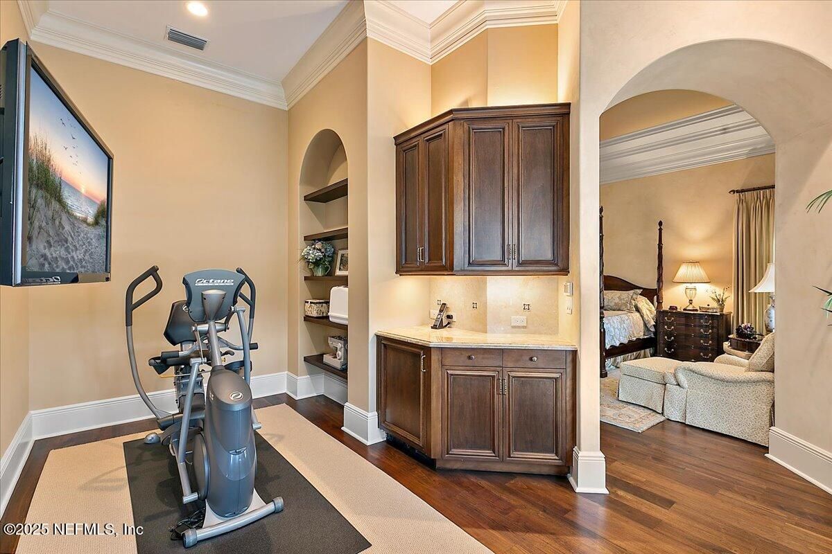 Bedroom, Fitness Equipment, Interior, Recessed Lighting, Wood Texture Flooring