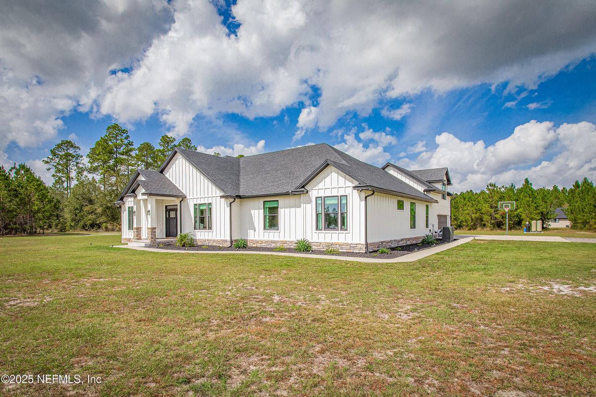 Backyard, Exterior