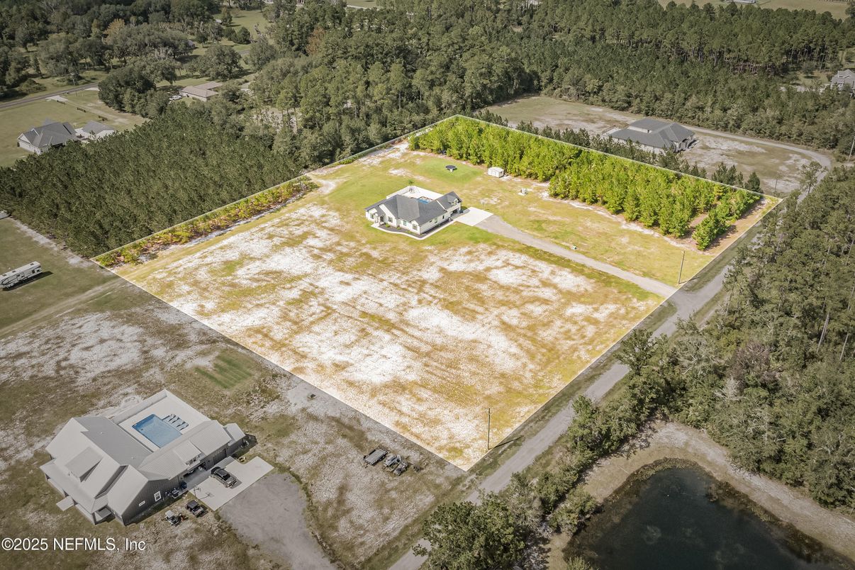 Exterior, Drone