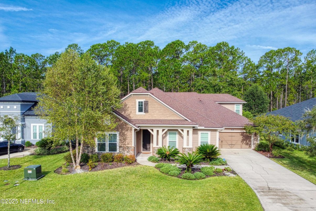 Attached, Exterior, Facade, Ranch