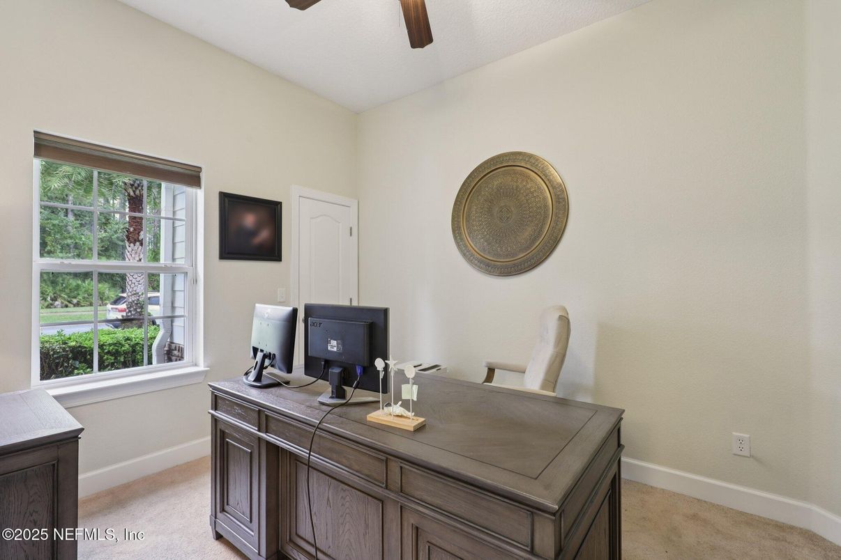 Home Office, Interior