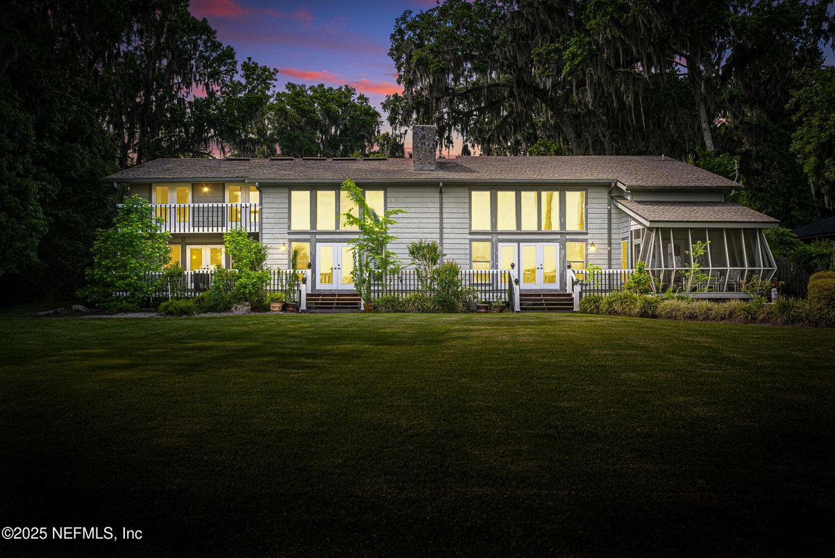 Backyard, Exterior, Facade, Ranch