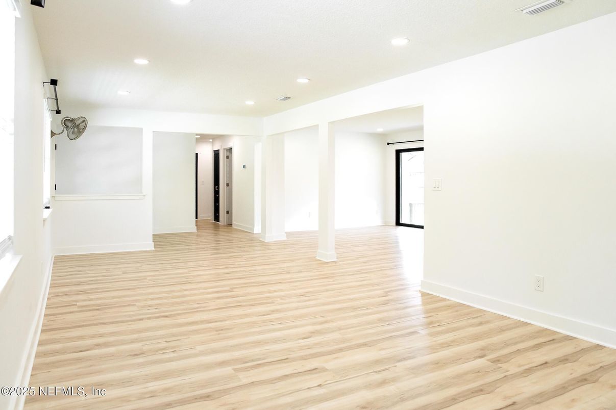 Empty room, Interior, Recessed Lighting, Wood Texture Flooring