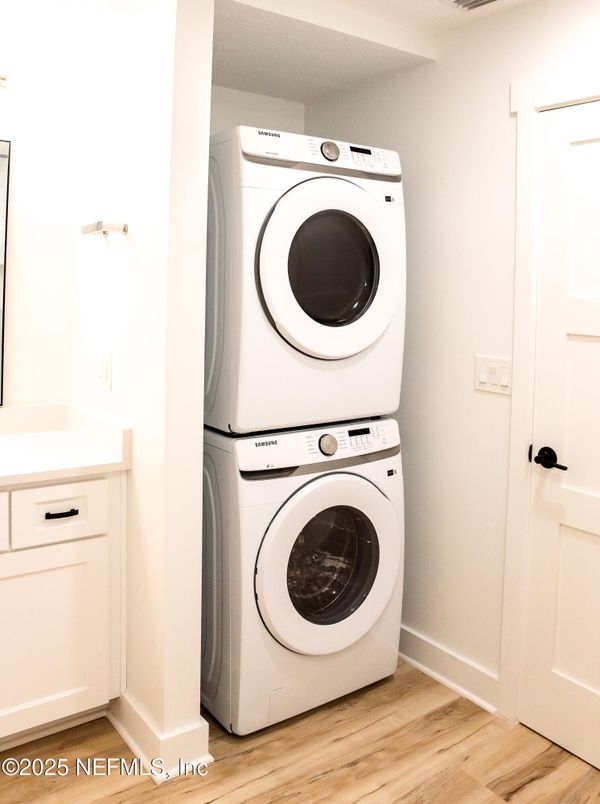 Interior, Utility Closets, Washer, Wood Texture Flooring