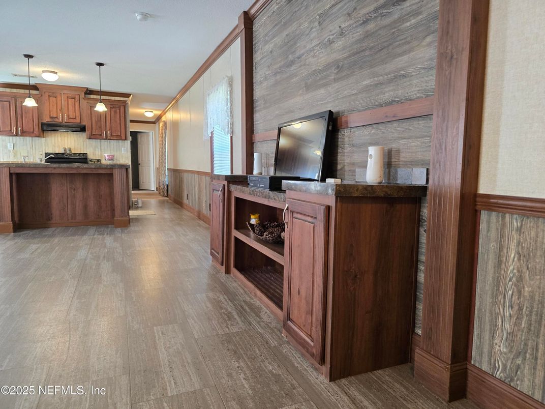Fireplace, Interior, Kitchen, Pendant Lights