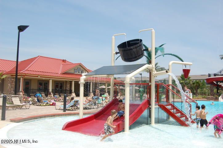 Exterior, Playground, Pool