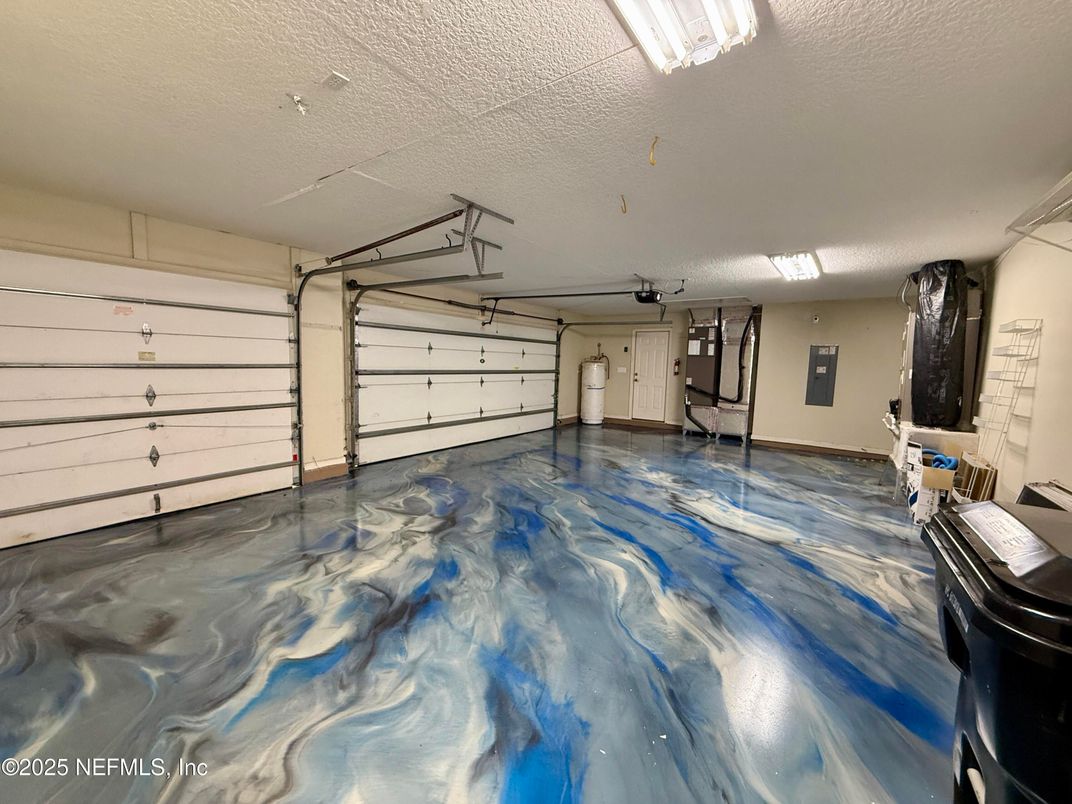Garage, Interior