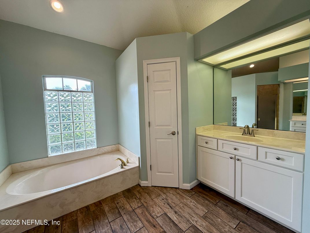 Bathroom, Interior, Recessed Lighting, Wood Texture Flooring