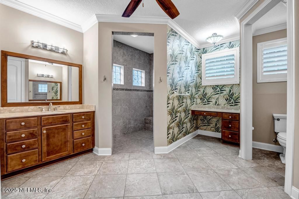 Bathroom, Interior, Recessed Lighting