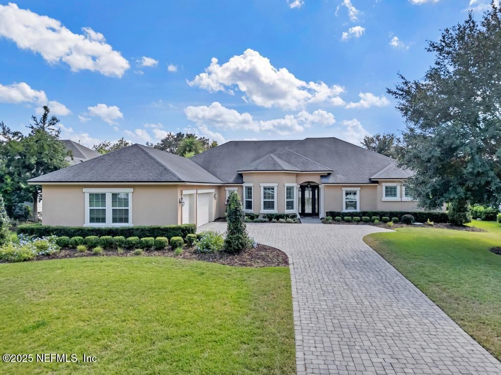 Backyard, Exterior, Facade, Ranch