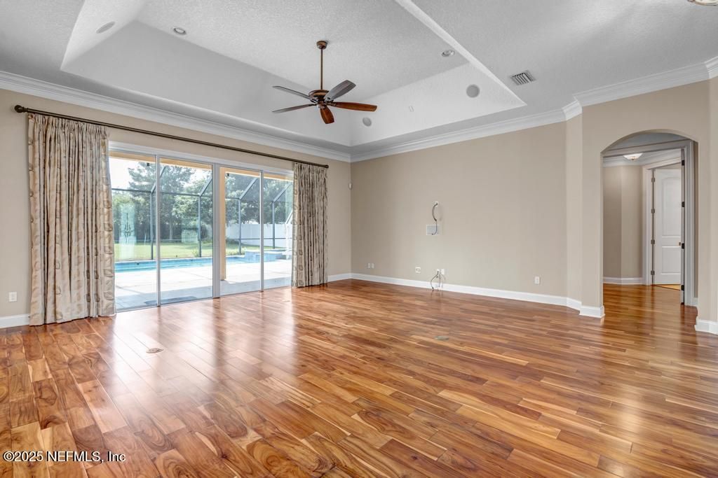 Empty room, Interior, Recessed Lighting, Wood Texture Flooring