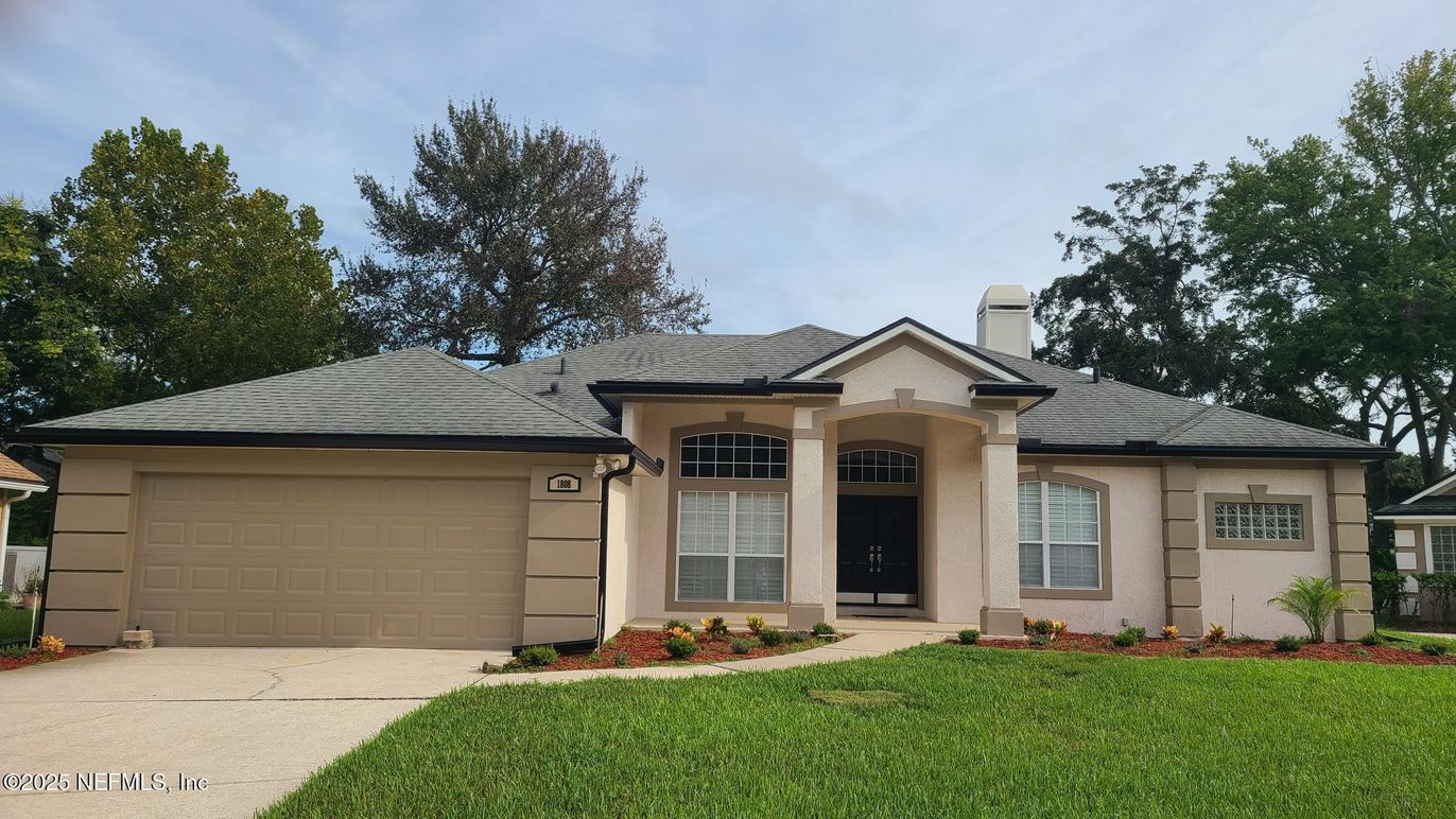Attached, Exterior, Facade, French Provincial
