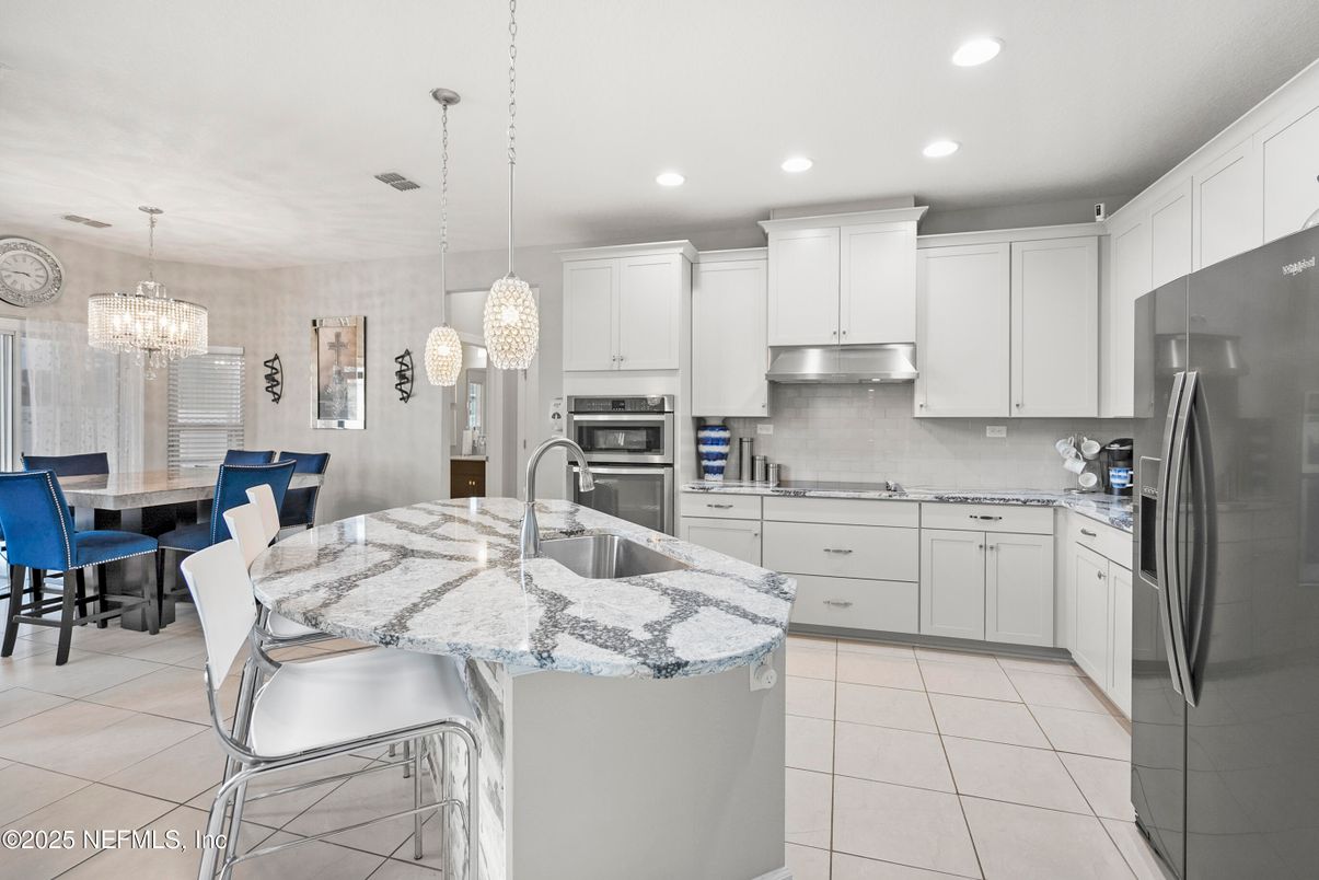 Dining room, Interior, Kitchen, Pendant Lights, Recessed Lighting, Stainless Steel Appliances