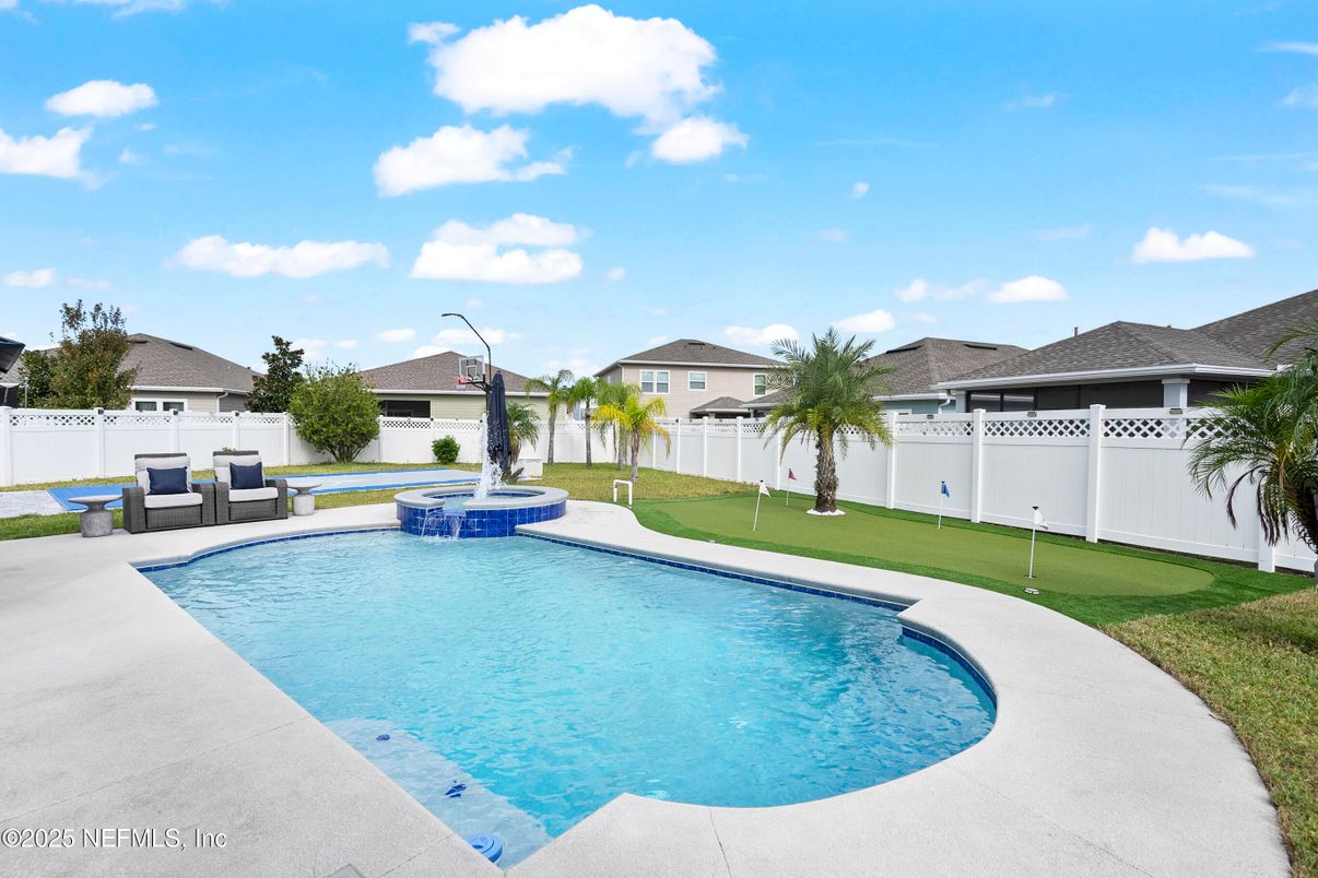 Exterior, Pool